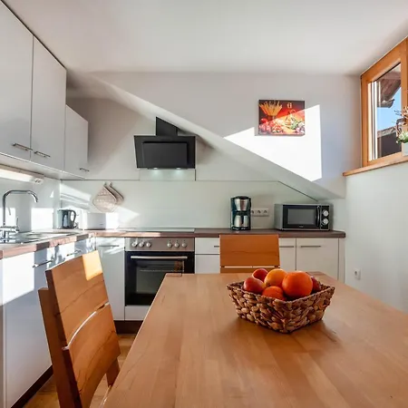 Carlina Apartment
